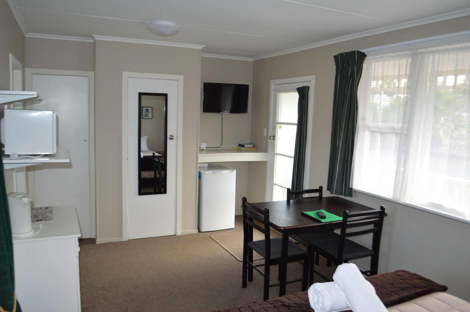 Palm Motel Waihi Exterior photo